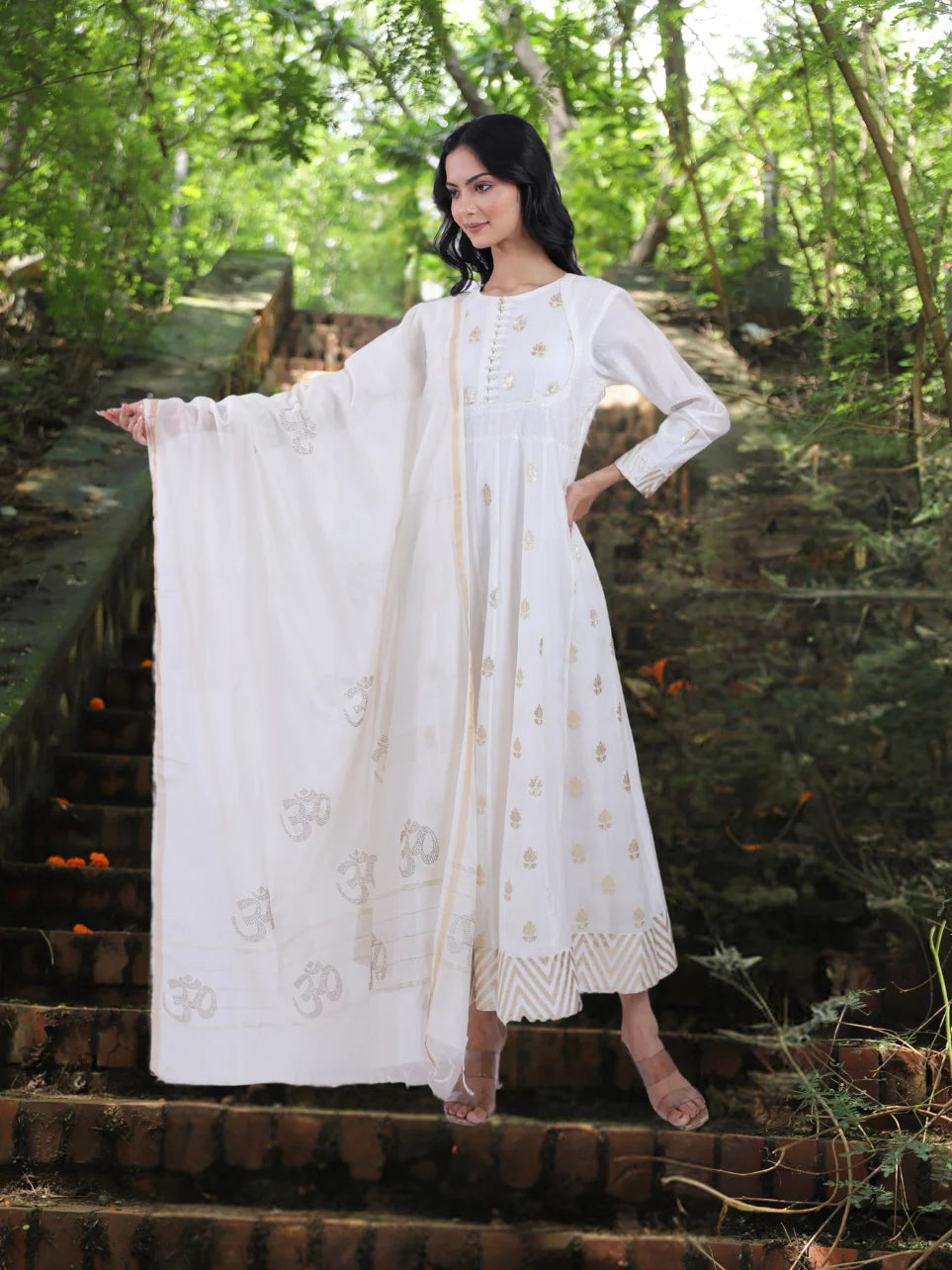 Tavish Jivya - White with Golden Booty Chanderi Anarkali
