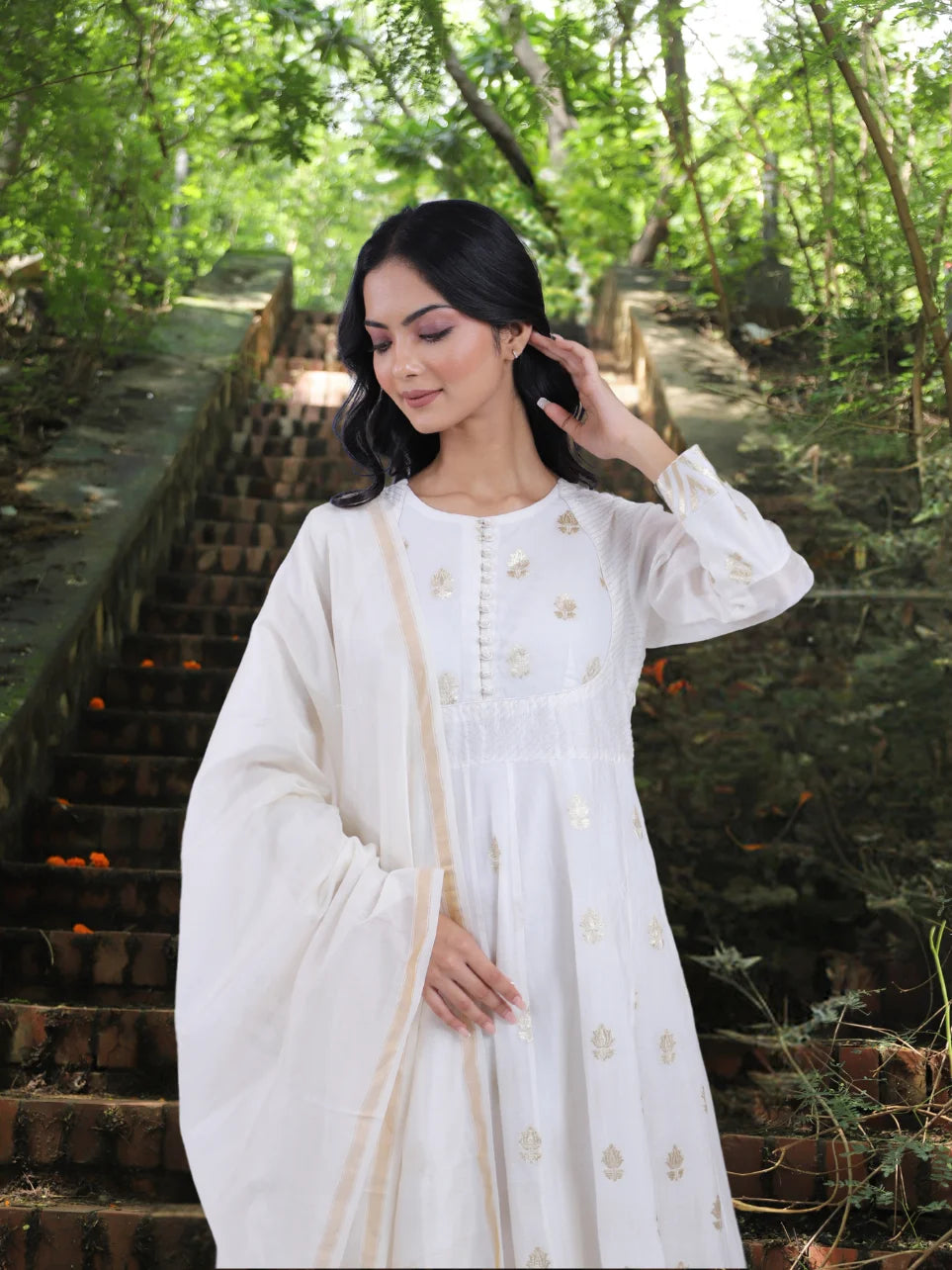 Tavish Jivya - White with Golden Booty Chanderi Anarkali