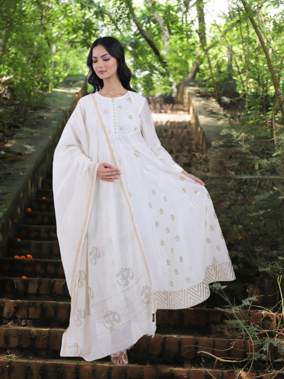 Tavish Jivya - White with Golden Booty Chanderi Anarkali